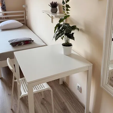 Hostel Oliwka - Metro Świętokrzyska-3